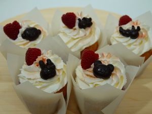 Dýňové cupcakes s mascarpone a kousky čokolády (cupcakes s krémem z mascarpone a šlehačky) Dýňové cupcakes s mascarpone a kousky čokolády (cupcakes s krémem z mascarpone a šlehačky)