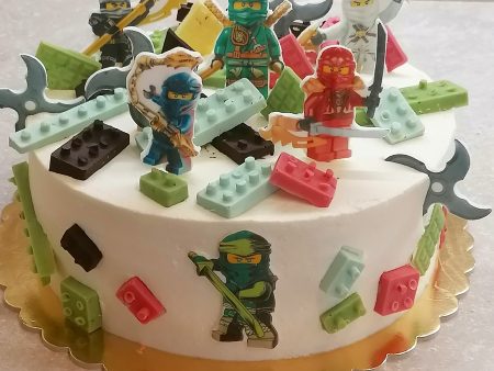 Narozeninový dort Lego Ninjago – sladká výzva pro malé i velké hrdiny (s možností výběru korpusu, krému a zdobení)