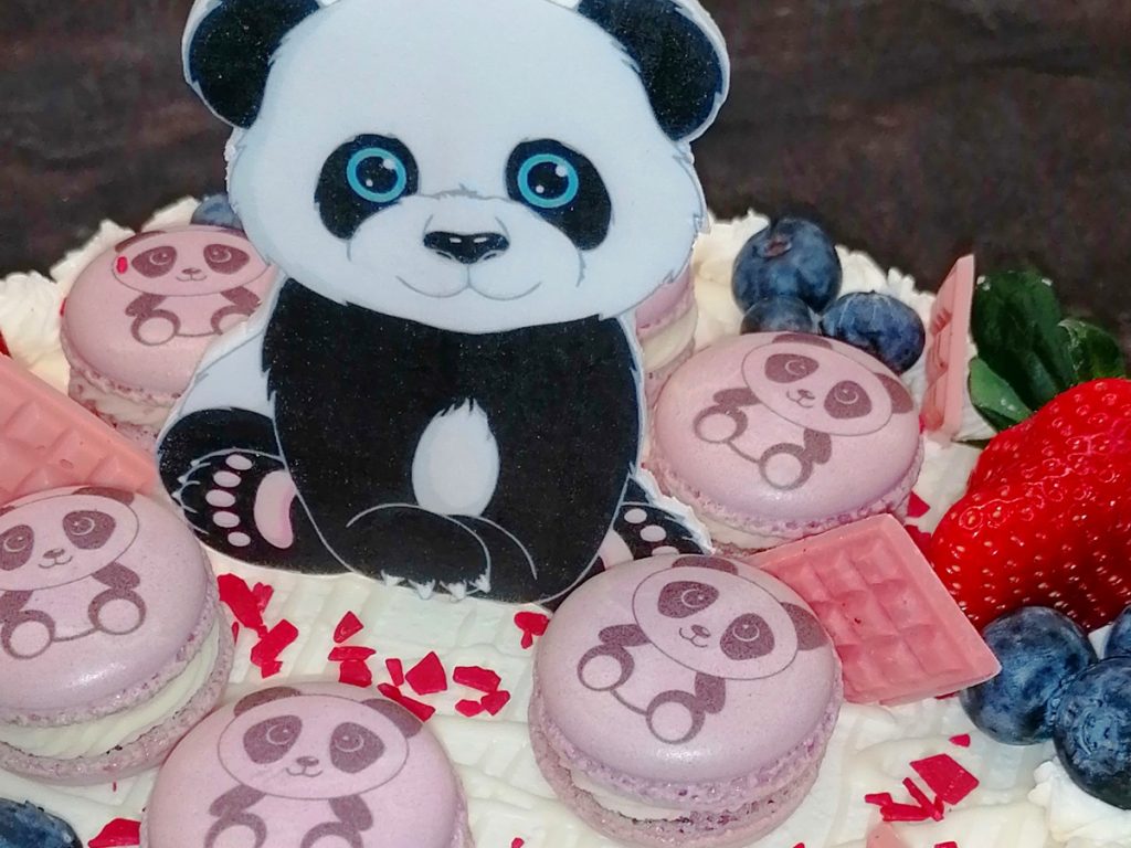 Narozeninový dort panda pro holčičky – pohádkový dort pro děvčata (s možností výběru korpusu, krému a zdobení)
