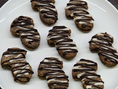 Makové cukroví s citrónovým krémem - makové polévané cukroví s lehkou citronovou náplní (vánoční makovky s krémem)