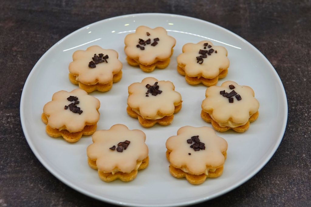 Ořechové cukroví a krém se slaným karamelem - 100 g