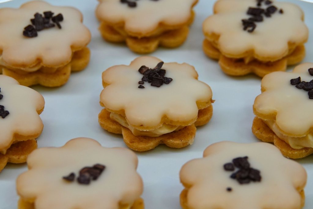 Ořechové cukroví a krém se slaným karamelem - 100 g